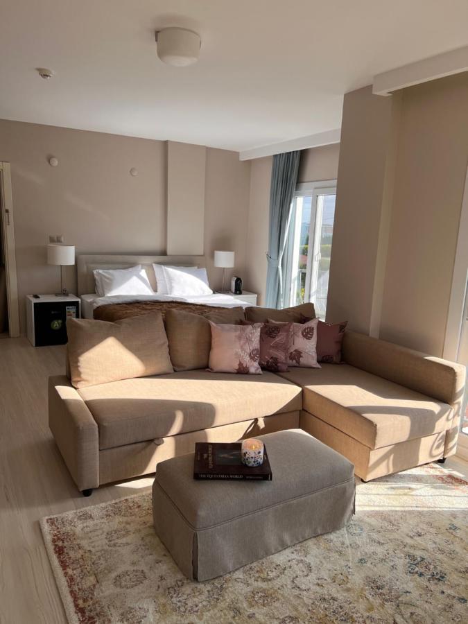 B. Equine Range Hotel Narlidere Dış mekan fotoğraf