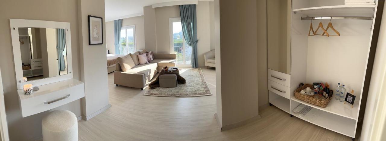 B. Equine Range Hotel Narlidere Dış mekan fotoğraf