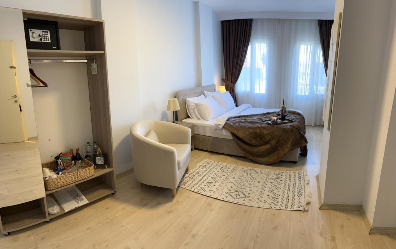B. Equine Range Hotel Narlidere Dış mekan fotoğraf