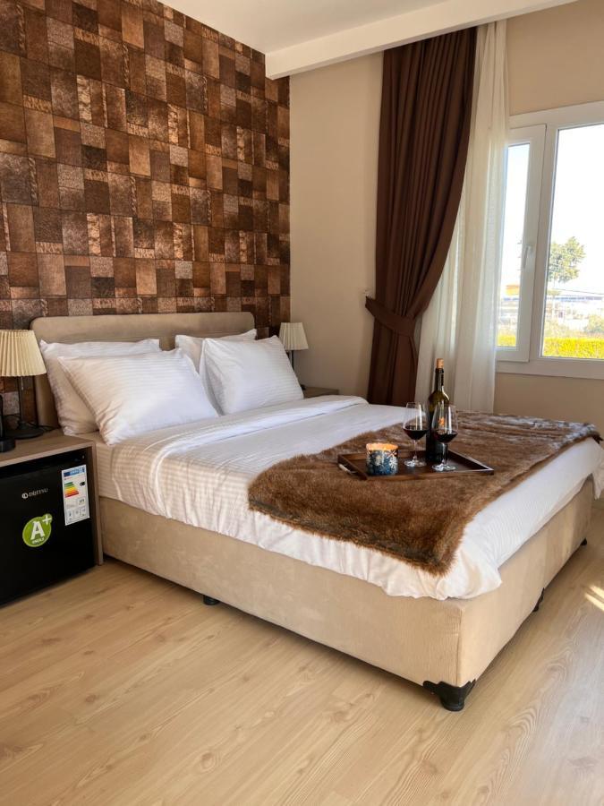B. Equine Range Hotel Narlidere Dış mekan fotoğraf