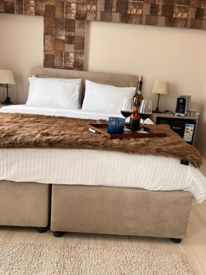 B. Equine Range Hotel Narlidere Dış mekan fotoğraf