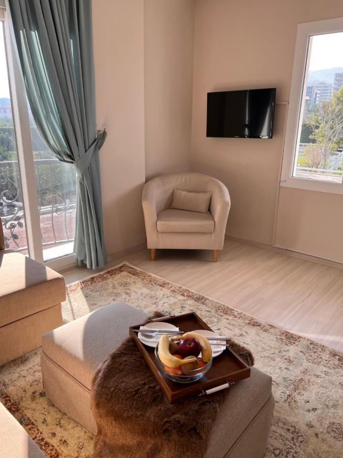 B. Equine Range Hotel Narlidere Dış mekan fotoğraf