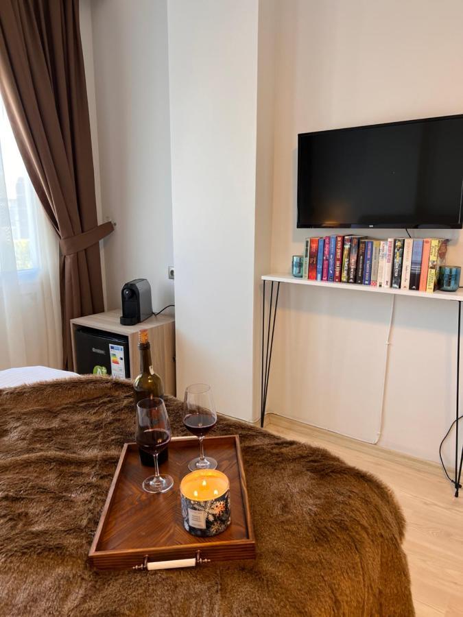 B. Equine Range Hotel Narlidere Dış mekan fotoğraf