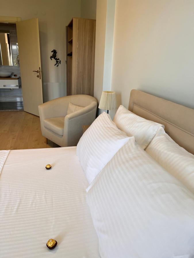 B. Equine Range Hotel Narlidere Dış mekan fotoğraf