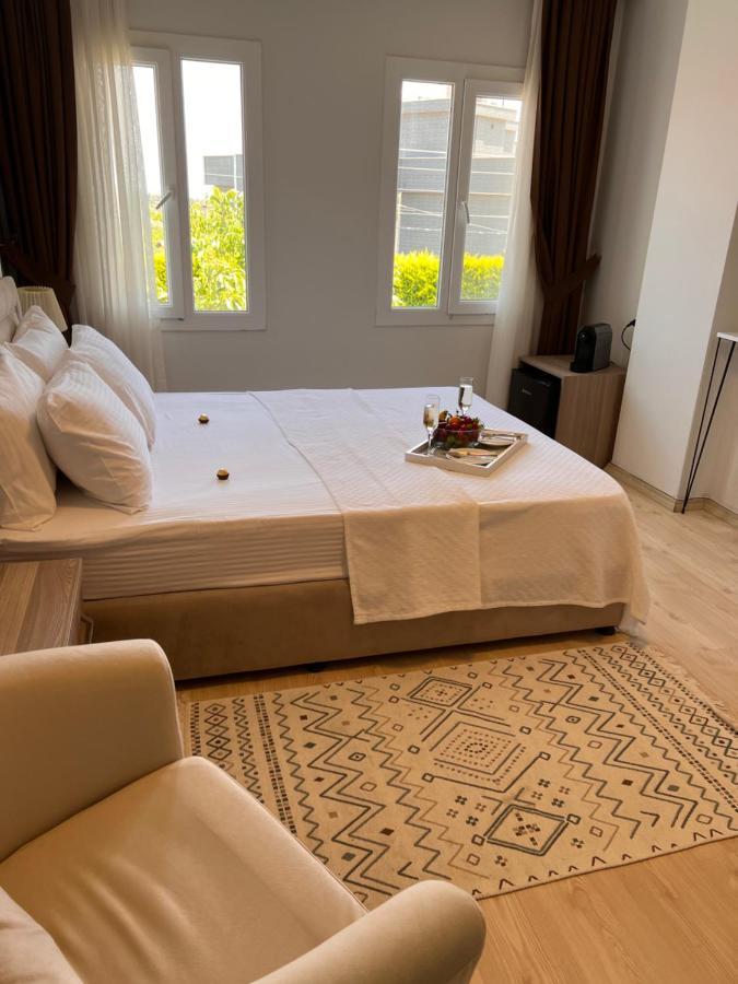 B. Equine Range Hotel Narlidere Dış mekan fotoğraf