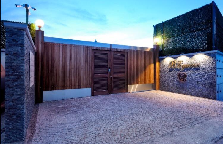 B. Equine Range Hotel Narlidere Dış mekan fotoğraf