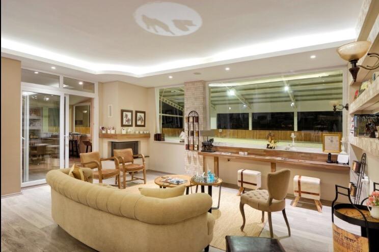 B. Equine Range Hotel Narlidere Dış mekan fotoğraf